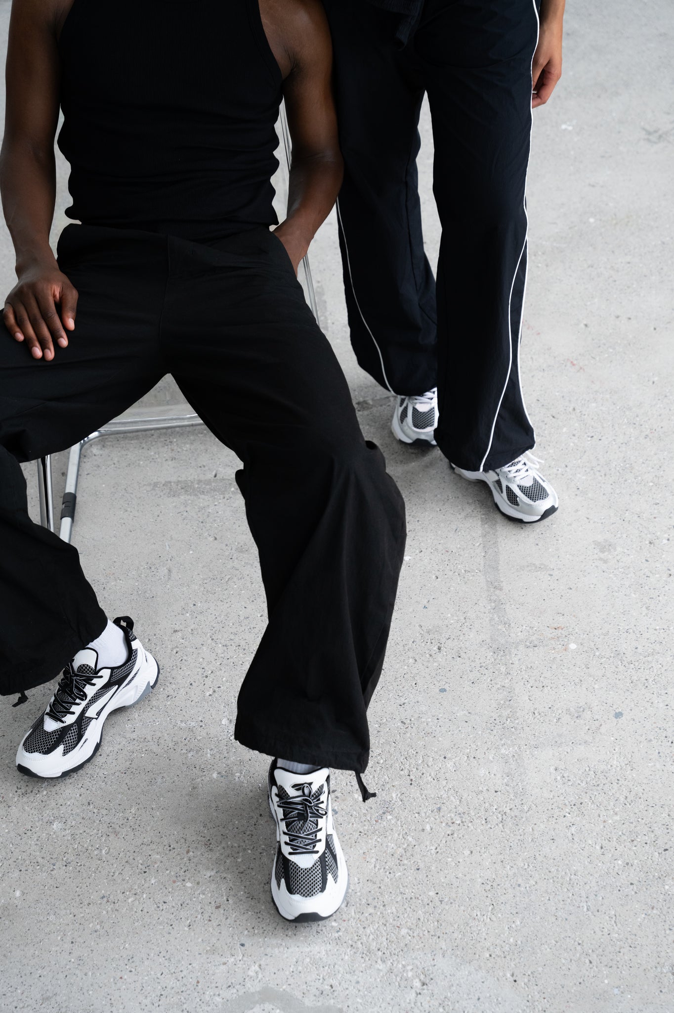 ARKK Essential Line Forma Runner | White Black | Women Forma Runner